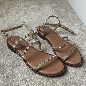 Steve Madden travel tan sandal size 8